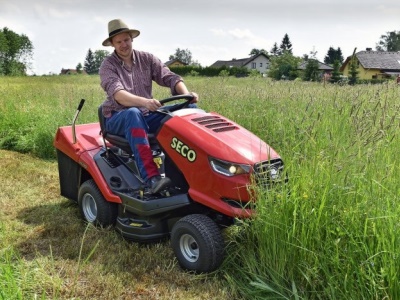 Zahradní traktor Seco Challenge AJ + ZDARMA sklopný vozík NT-2